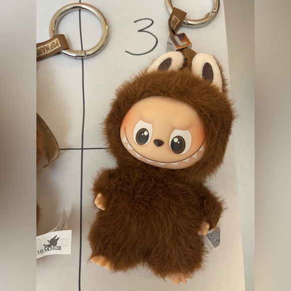 Pop Mart Pin for Love letter L brown Labubu - Picture 13 of 16